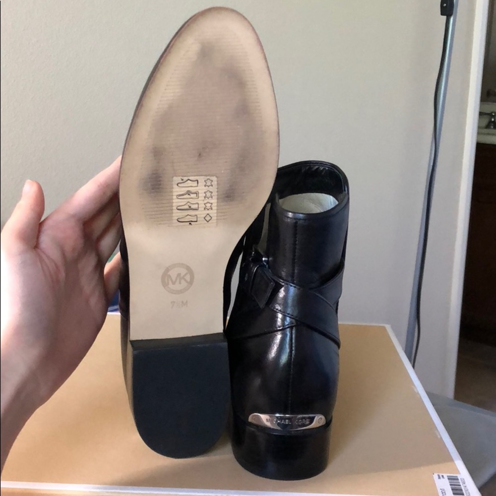 Michael Kors Black Ankle Boots With 2in Heel - Picture 3 of 4